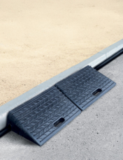 Reflective Portable Kerb Ramp Black