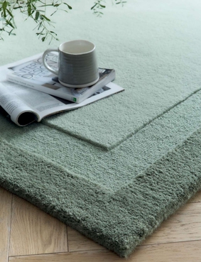 Wool Border Rug Green