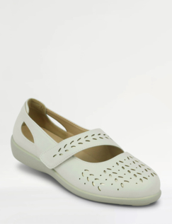 Wide Fit Comfort Bar Shoe Beige