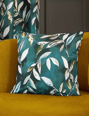 Madrid Filled Cushion Burgundy