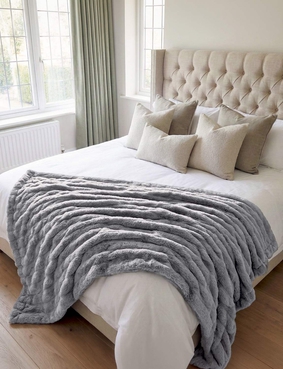 Bubble Luxury Textured Faux Fur Throw Blush