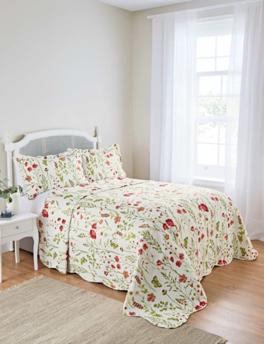 Poppy Quilted Bedspread Set